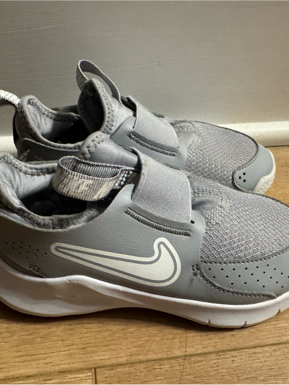 Nike Kids Light Gray Slip-On Sneakers with Hook-and-Loop Strap